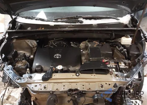 2018 Toyota Highlander Xle z USA, uszkodzony, nr VIN 5TDJZRFH7JS891012